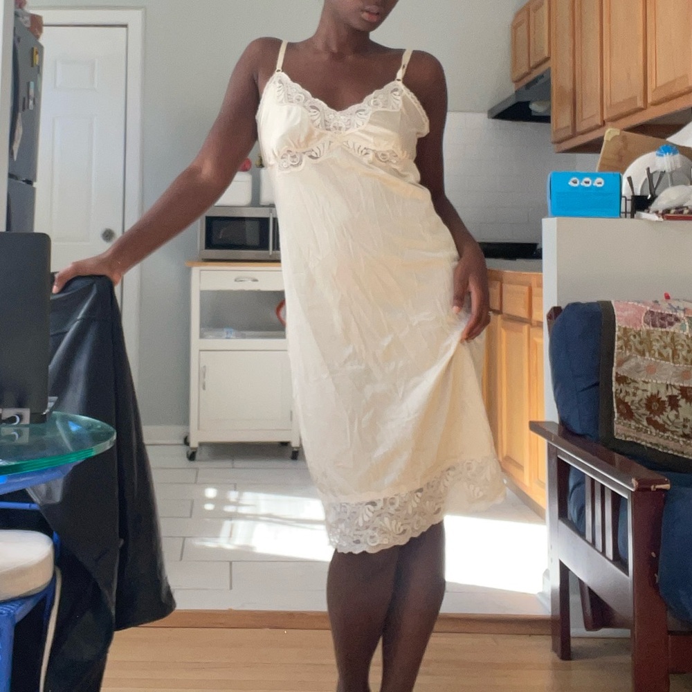 Vintage/Union Tag Cream Lace Trim Nightgown